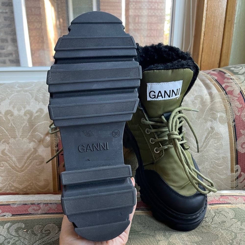 GANNI Faux Shearling Hiking Lace Up Boot. Size 36 = 6 US Women
N9-9 - Picture 5 of 7